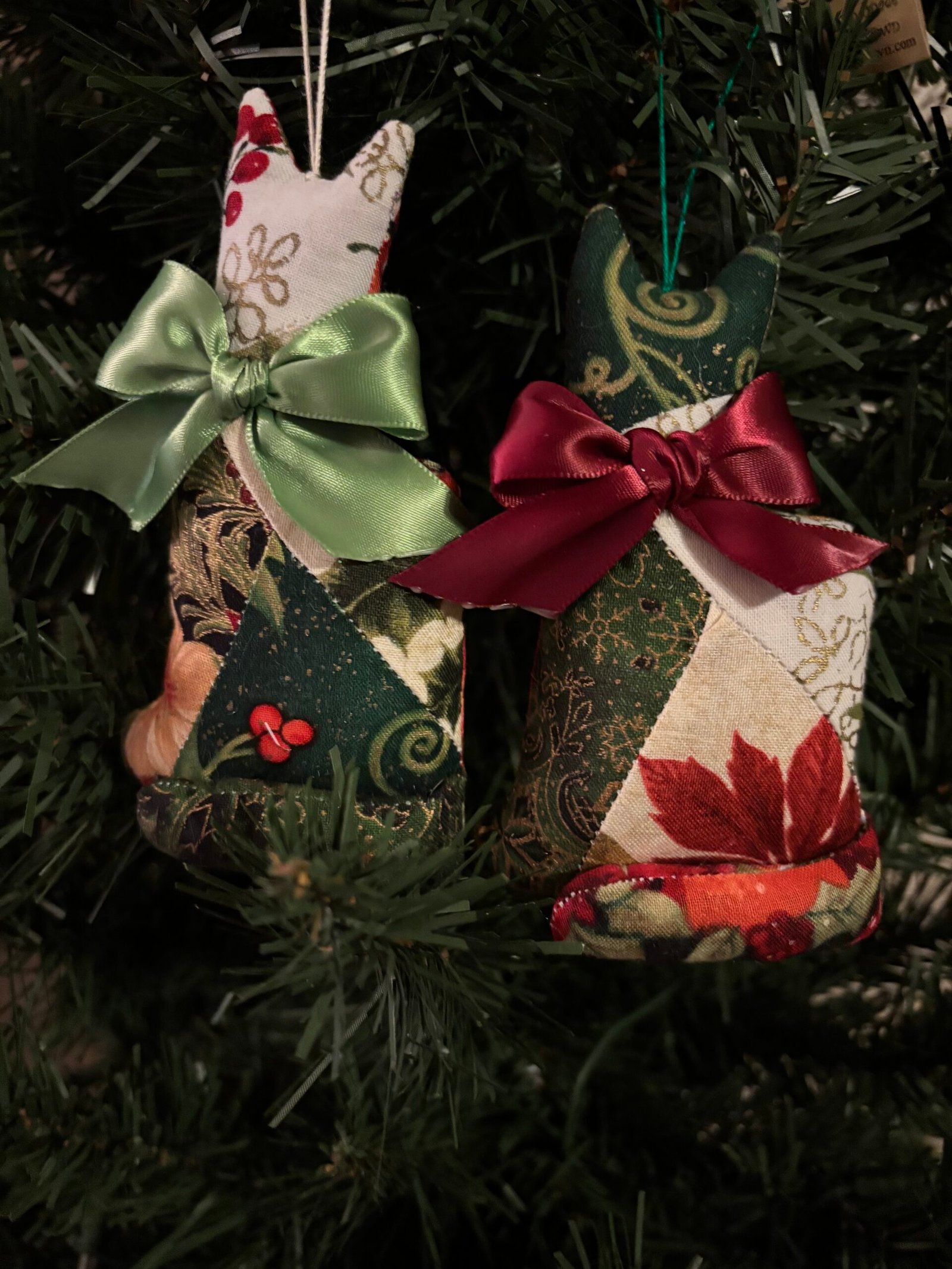 cat ornament christmas colors quilted fabric