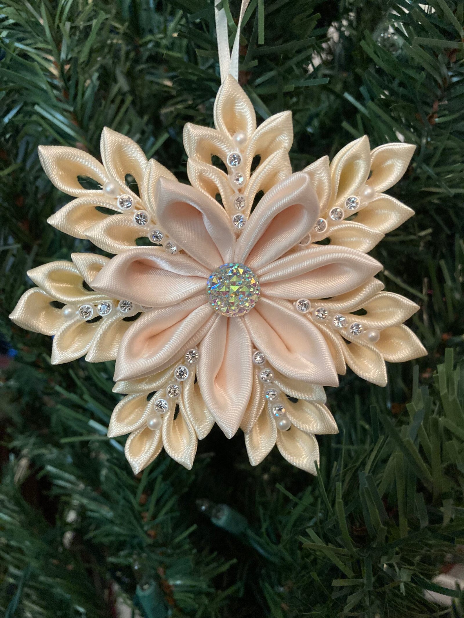 kanzashi snowflake cream sparkles kanzashi snowflake cream sparkles