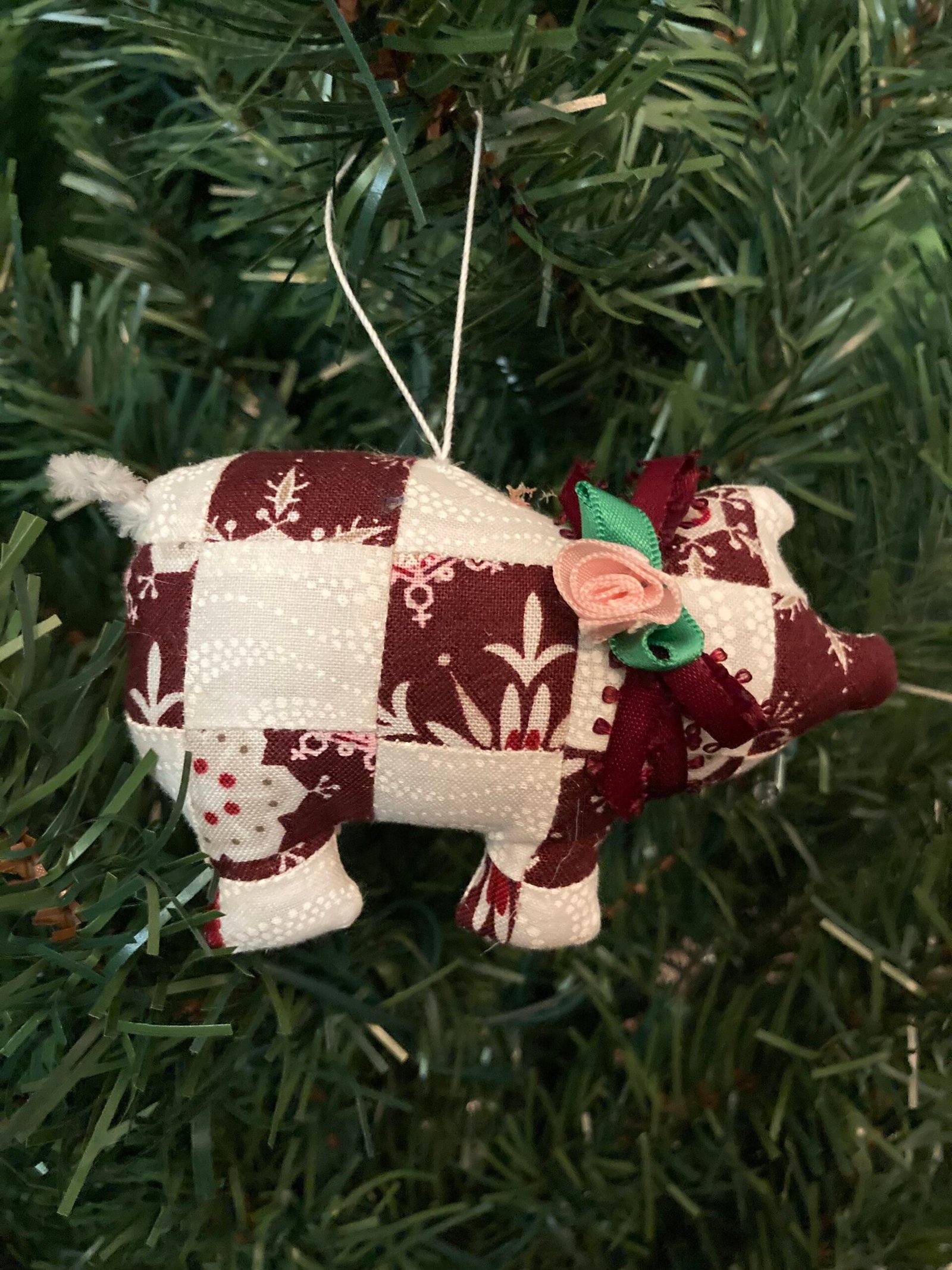 pig ornament quilted white burgandy pig ornament quilted white burgandy